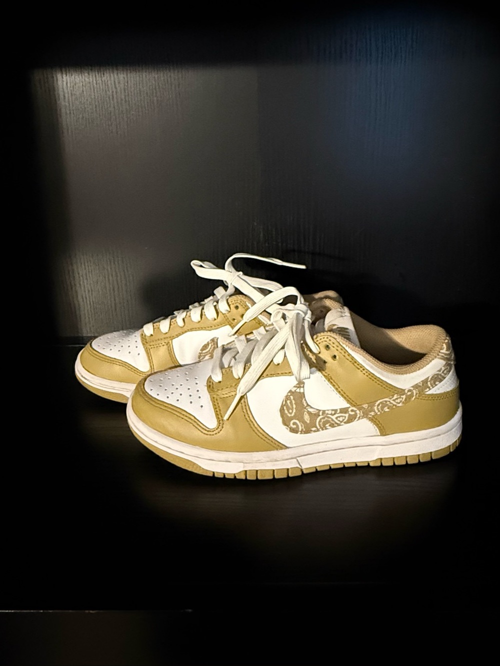 Nike Women's Low-Top Sneakers in White and Tan